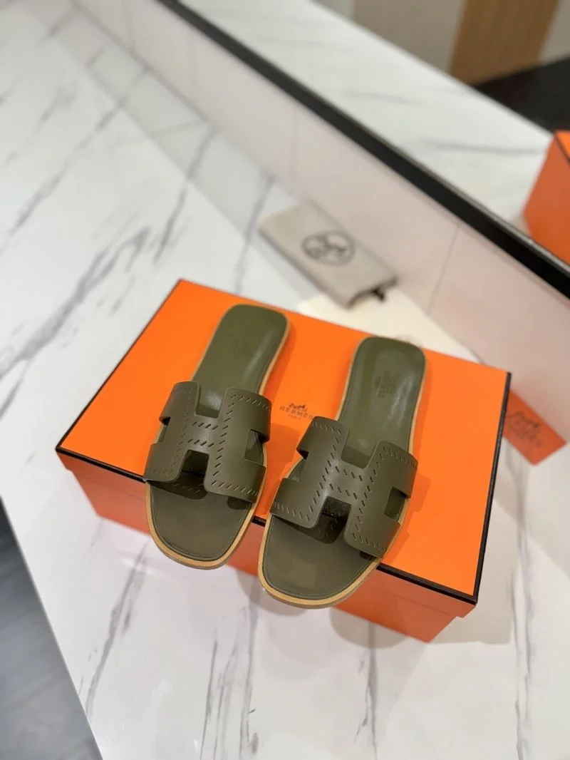 Sleek Hermes Slippers 27434