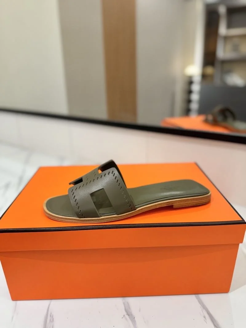 Sleek Hermes Slippers 27434
