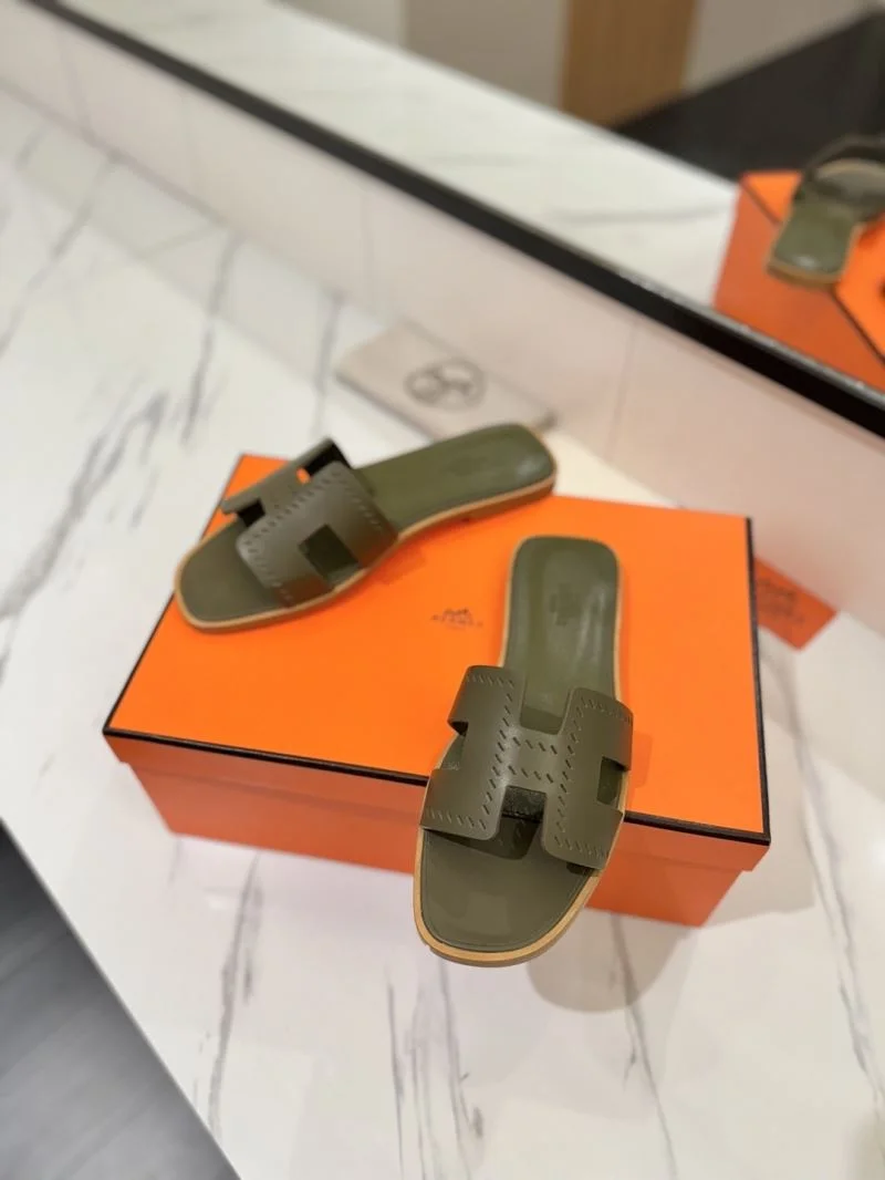 Sleek Hermes Slippers 27434