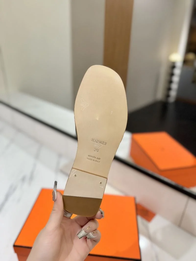 Sleek Hermes Slippers 27434