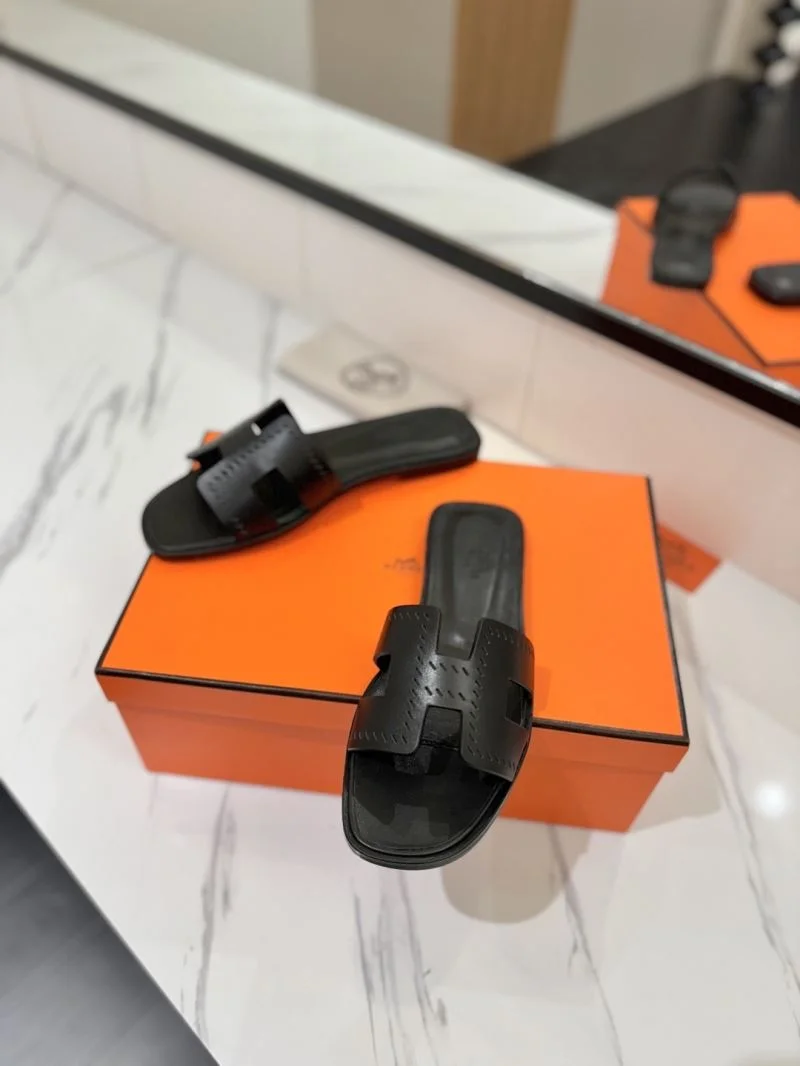 Elegant Hermes Slippers 27426