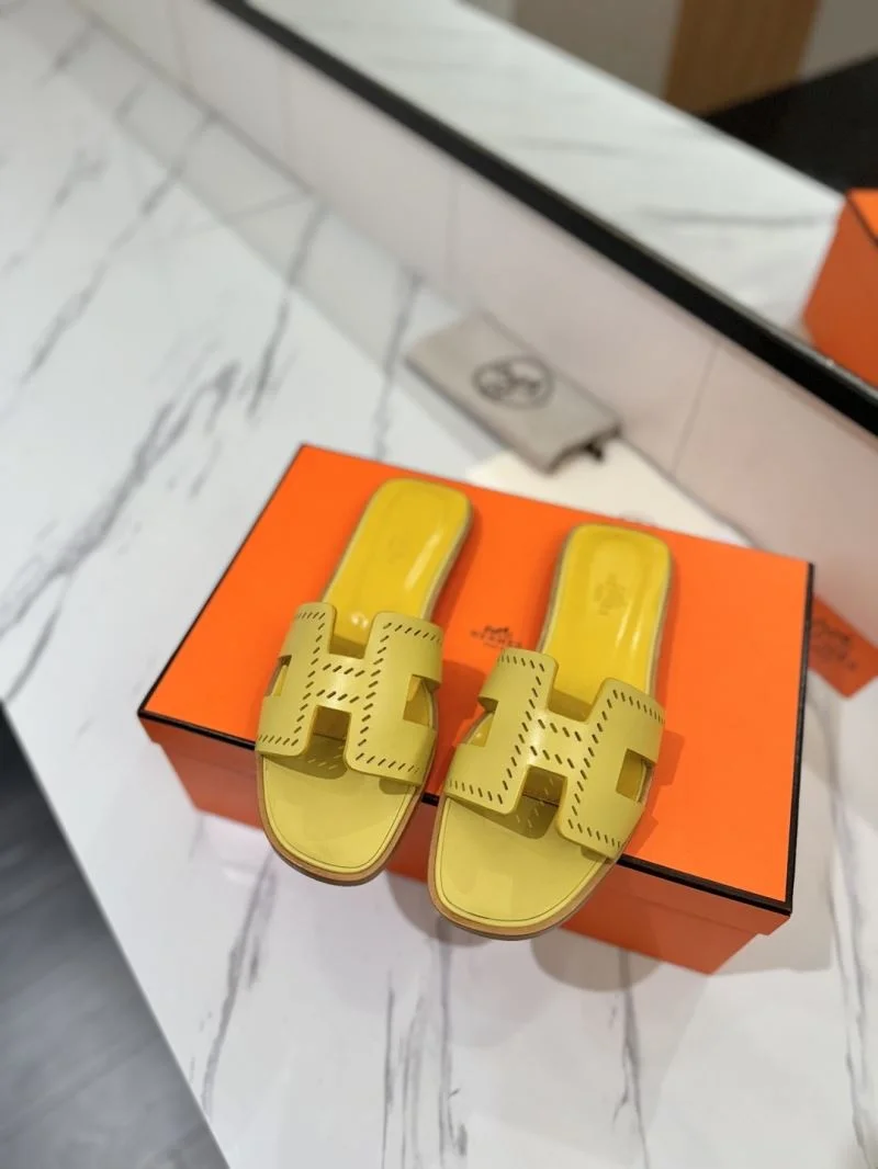 UrbanChic Hermes Slippers 27414