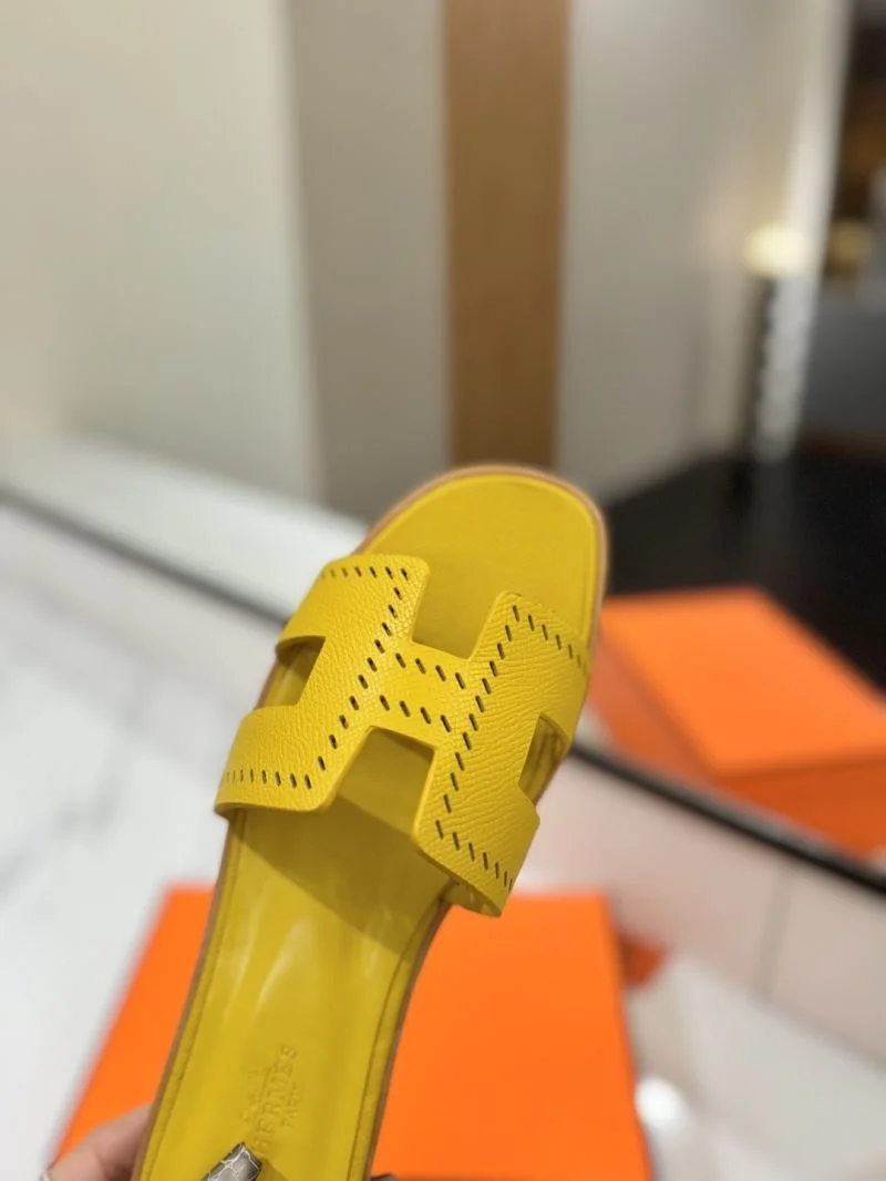 Hermes Slippers Minimalist 27407