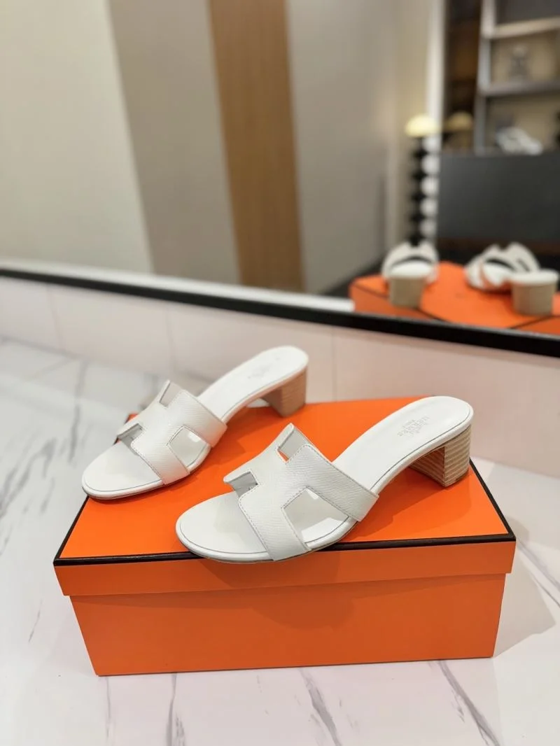 Minimalist Hermes Slippers 27390
