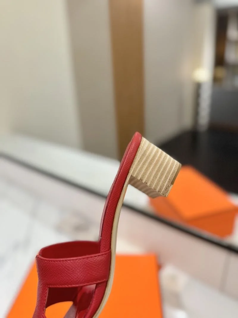 WellDesigned Hermes Slippers 27384