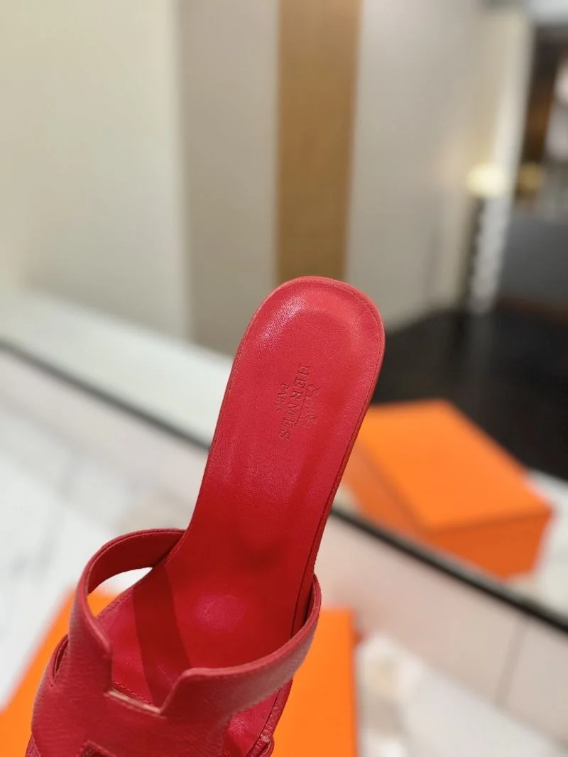 WellDesigned Hermes Slippers 27384