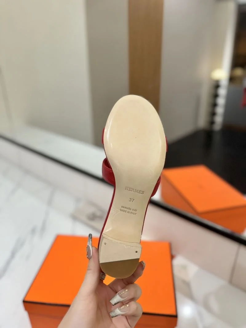 WellDesigned Hermes Slippers 27384