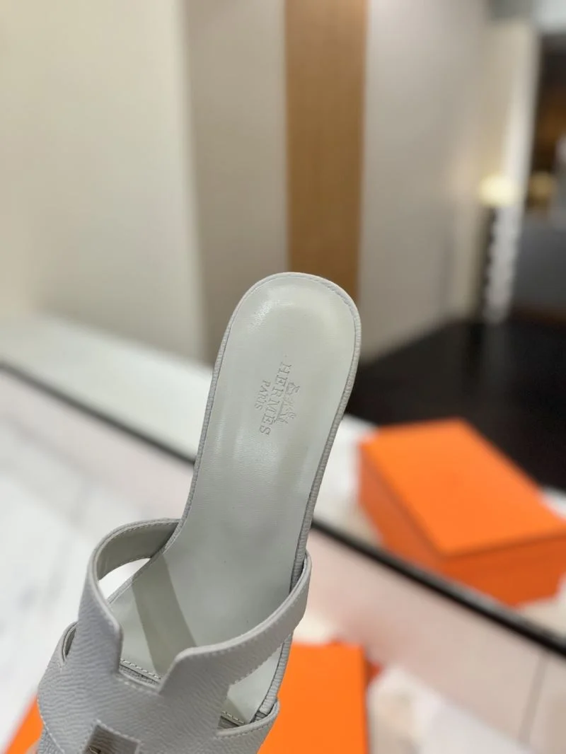 Youthful Hermes Slippers 27401