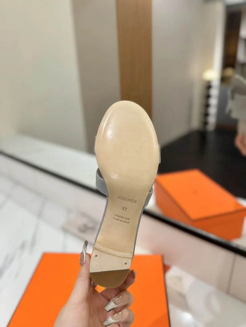 Youthful Hermes Slippers 27401