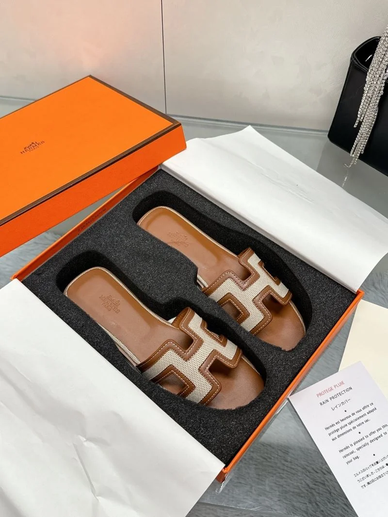 WaterResistant Hermes Slippers 26055