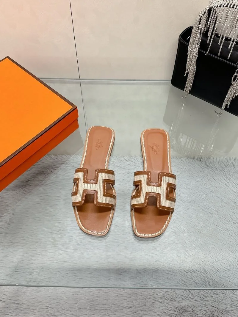 WaterResistant Hermes Slippers 26055