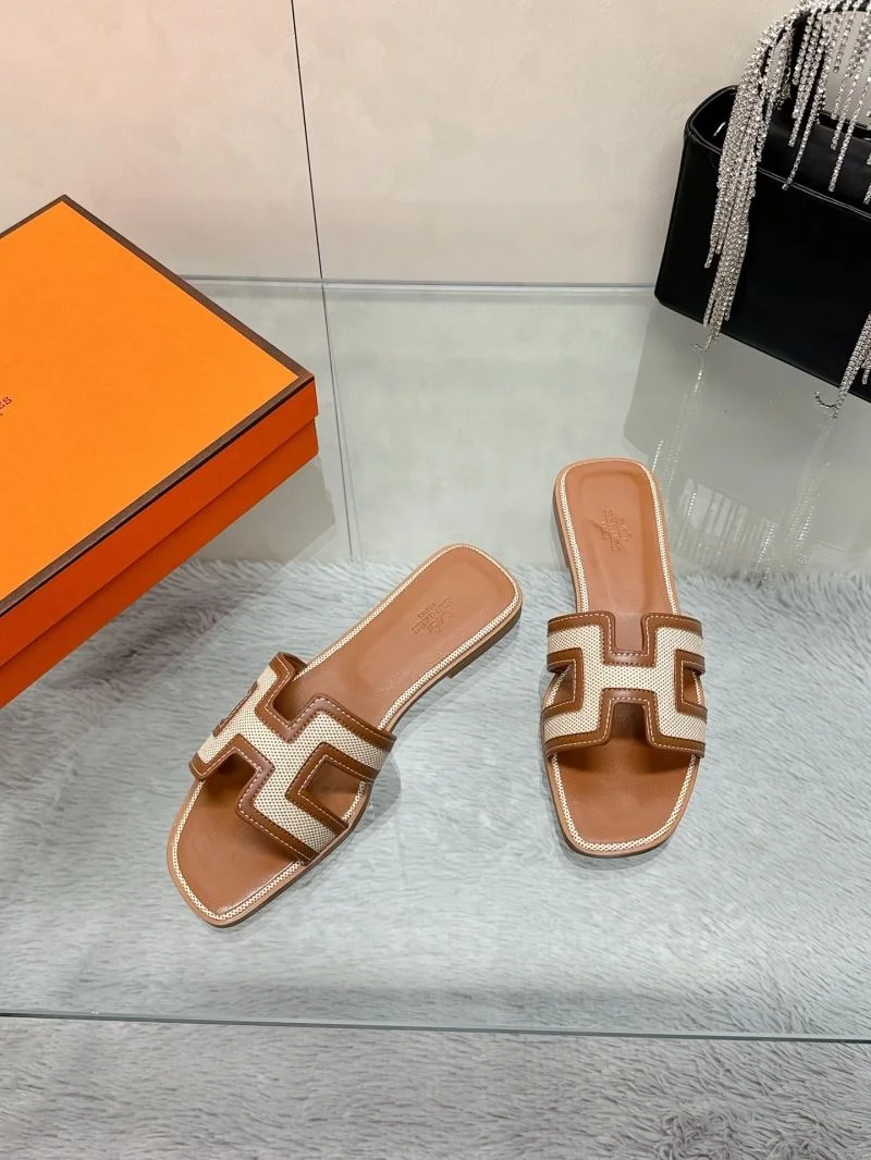 WaterResistant Hermes Slippers 26055