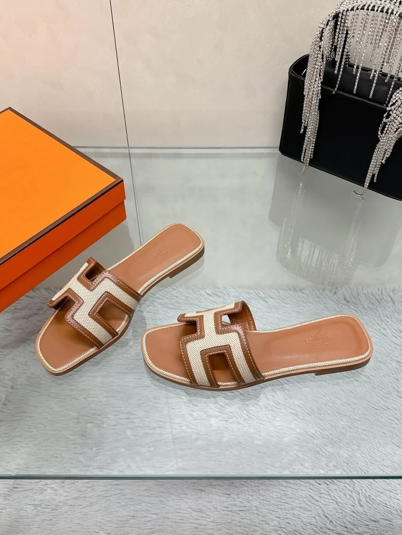 WaterResistant Hermes Slippers 26055