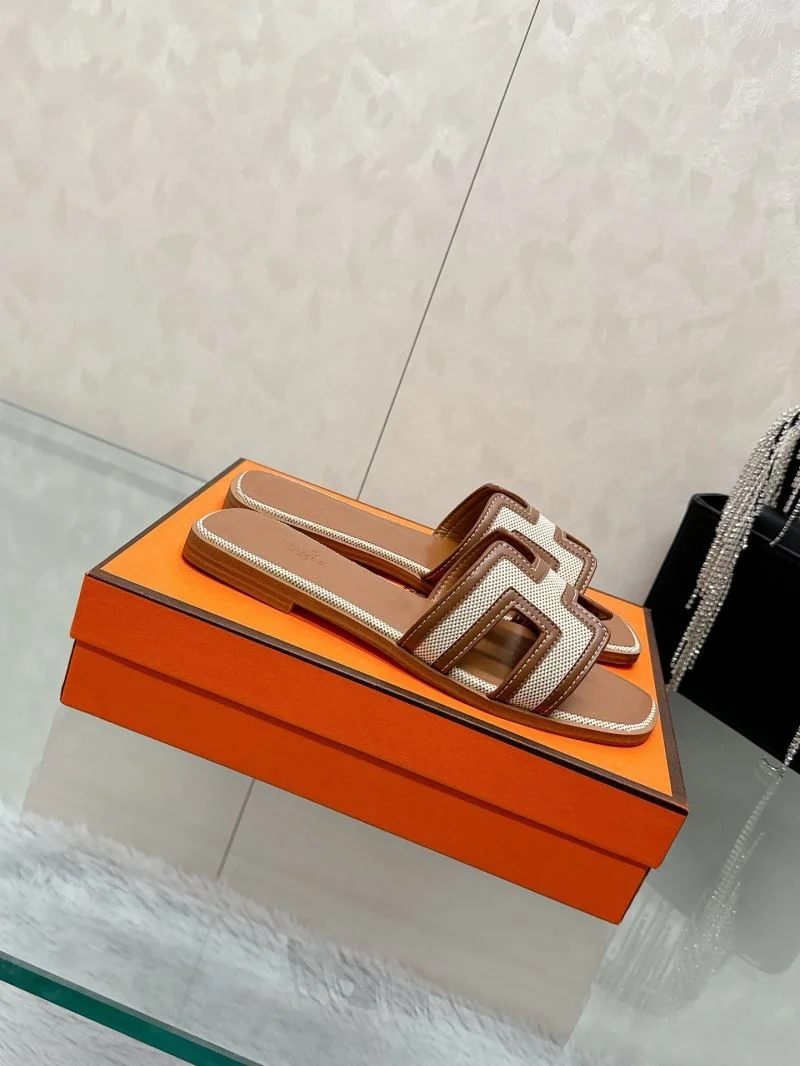 WaterResistant Hermes Slippers 26055