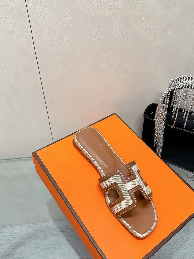 WaterResistant Hermes Slippers 26055