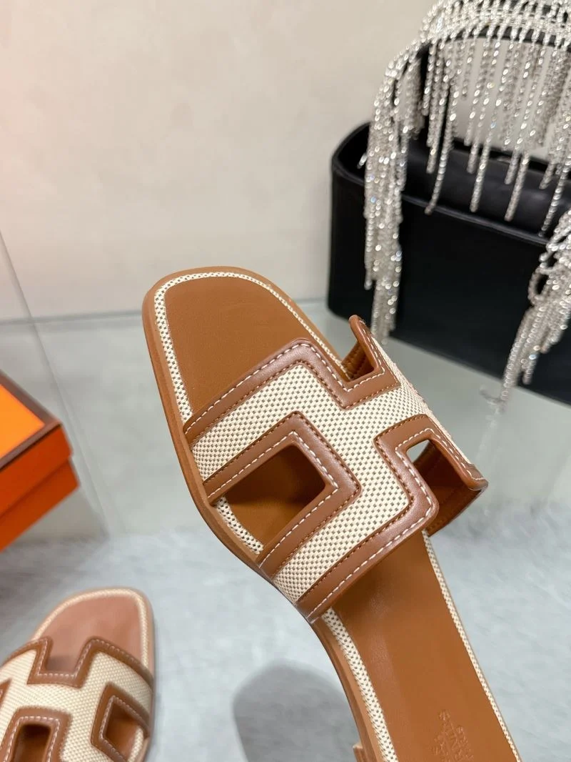 WaterResistant Hermes Slippers 26055