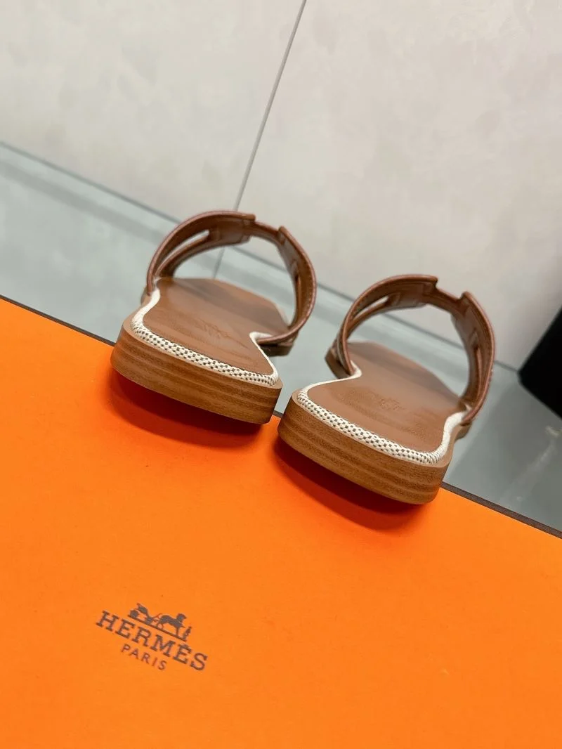 WaterResistant Hermes Slippers 26055