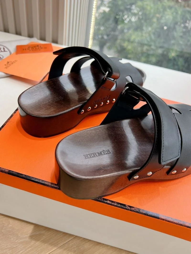 Trendsetting Hermes Slippers 28427