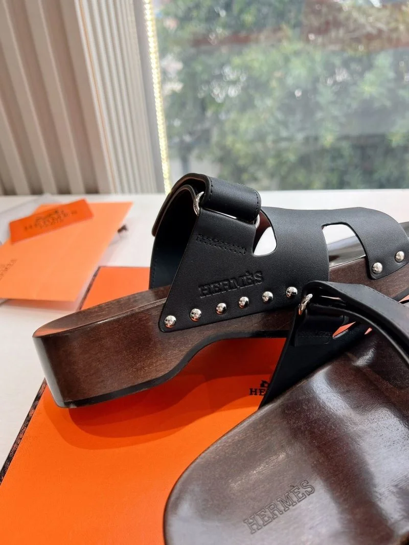 Trendsetting Hermes Slippers 28427