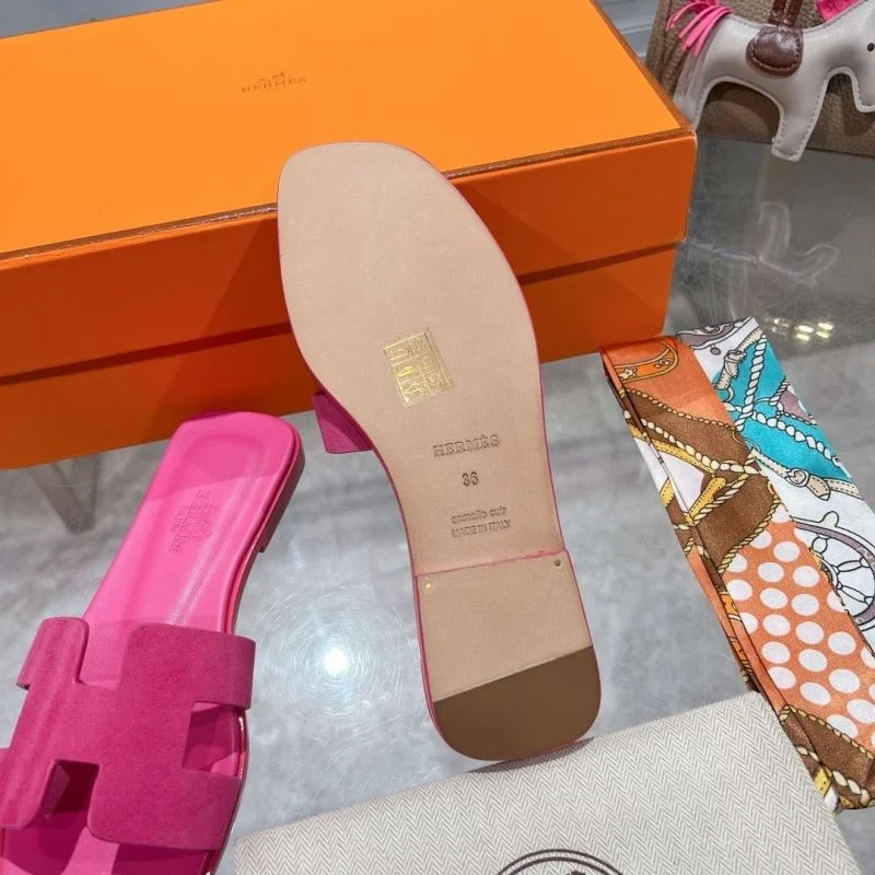 Sleek Hermes Slippers 28406