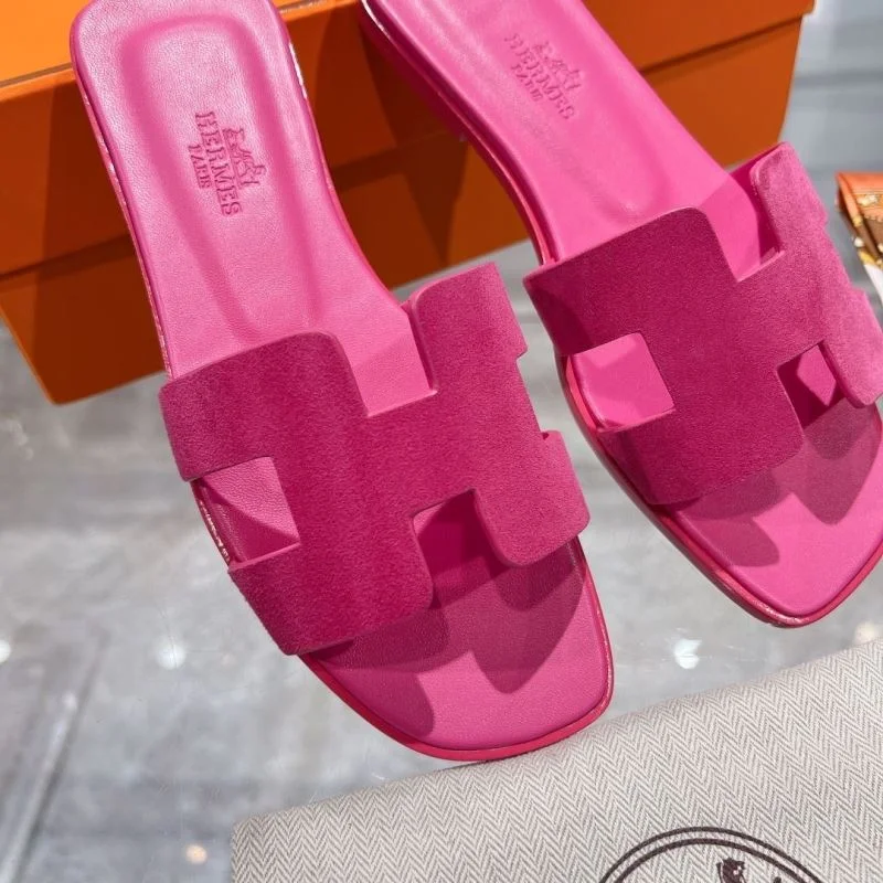 Sleek Hermes Slippers 28406