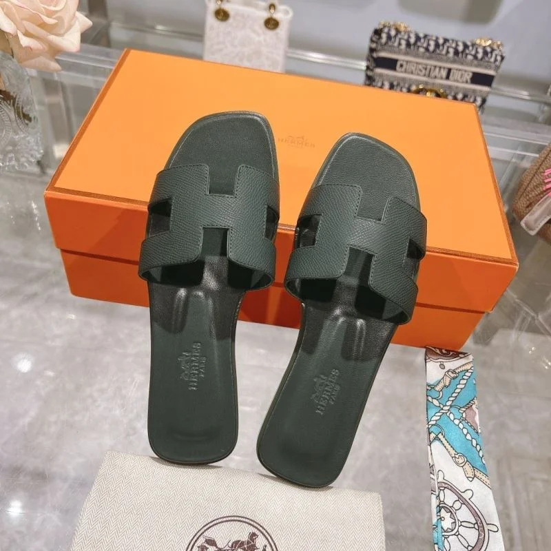 Resilient Hermes Slippers 28370