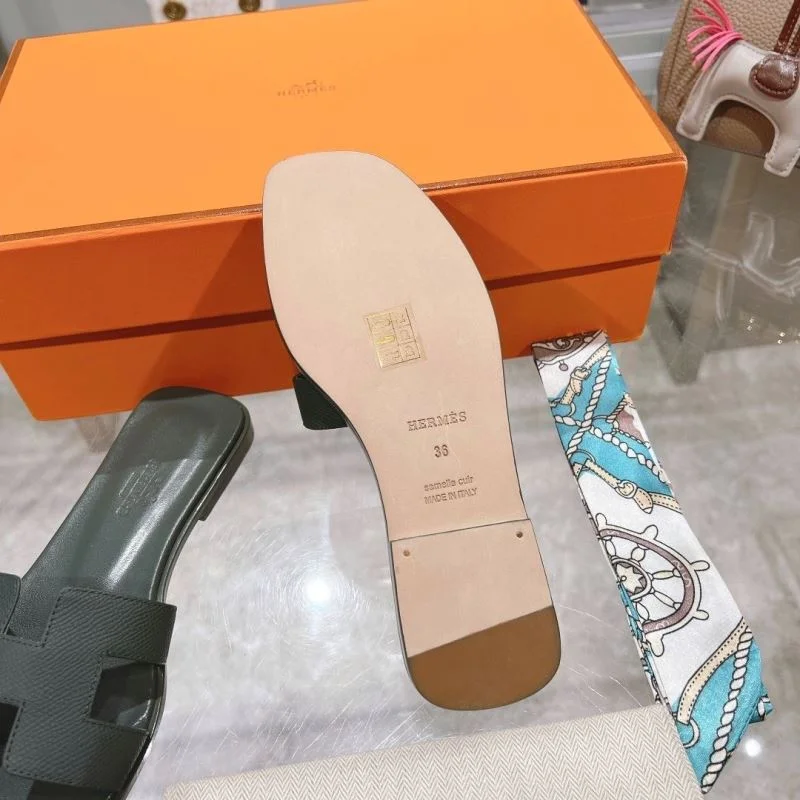 Resilient Hermes Slippers 28370