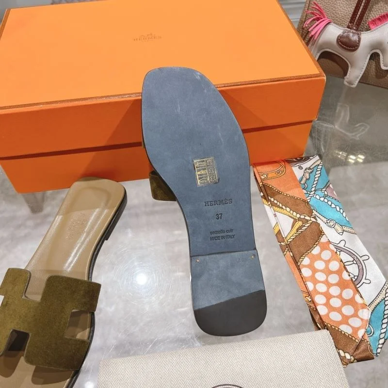 Supportive Hermes Slippers 28230