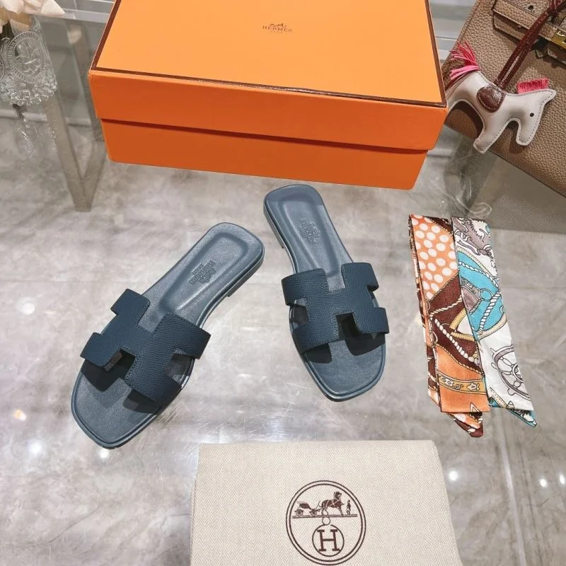 Vibrant Hermes Slippers 28209