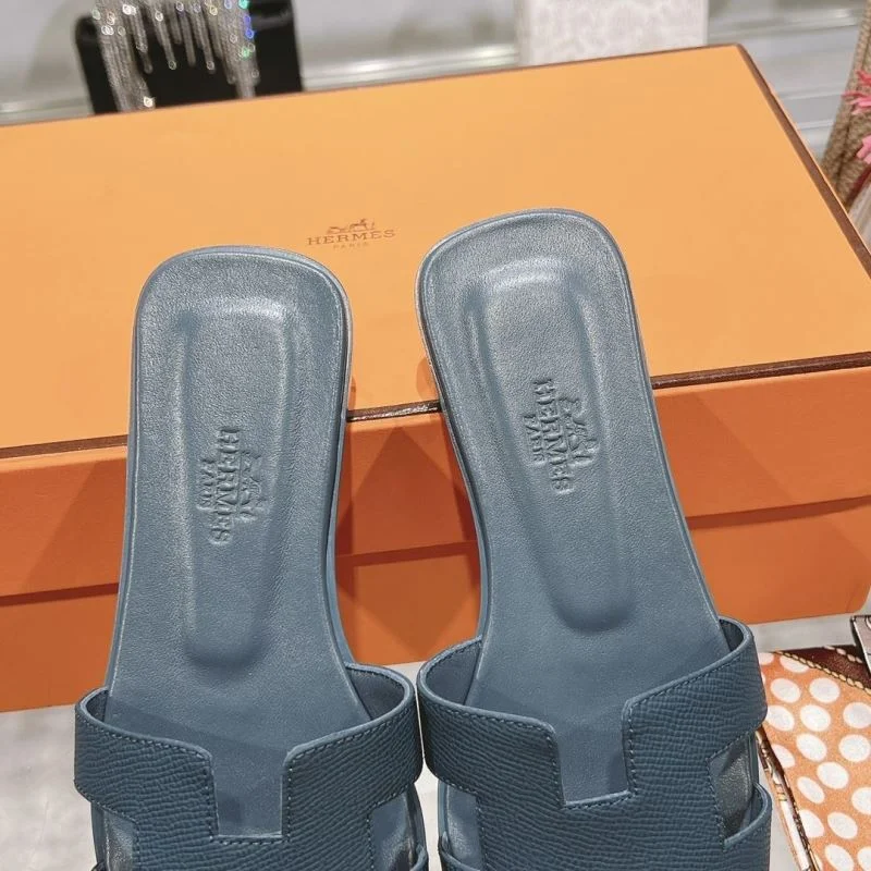 Vibrant Hermes Slippers 28209