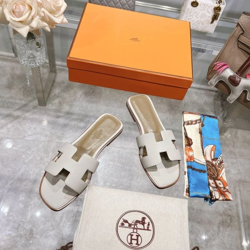 Vibrant Hermes Slippers 28179