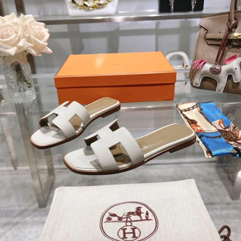 Vibrant Hermes Slippers 28179