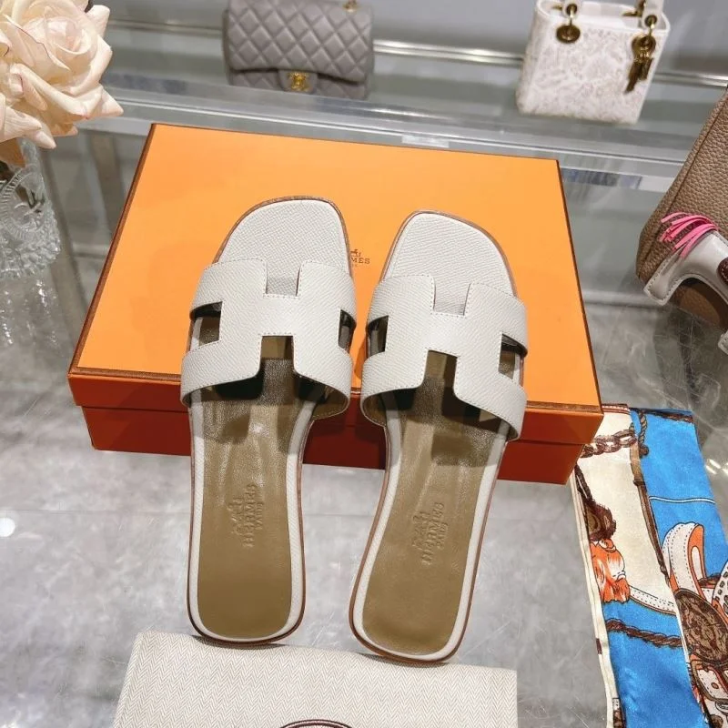 Vibrant Hermes Slippers 28179