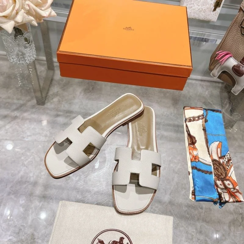 Vibrant Hermes Slippers 28179