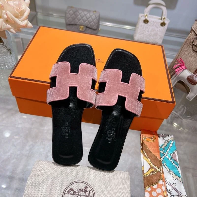 TechFriendly Hermes Slippers 28157