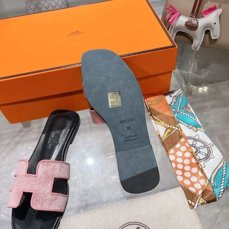 TechFriendly Hermes Slippers 28157