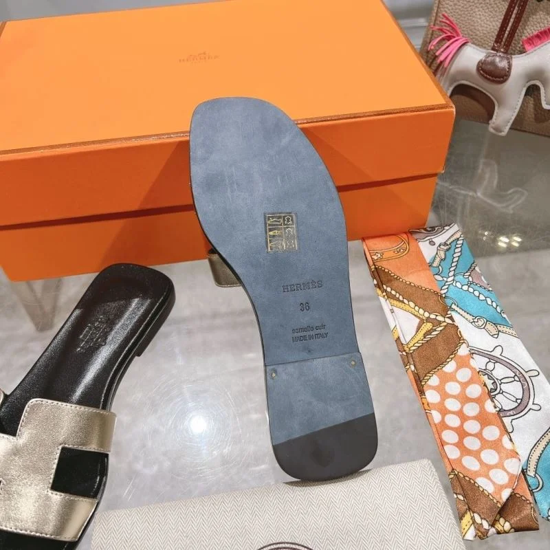 Resilient Hermes Slippers 28135