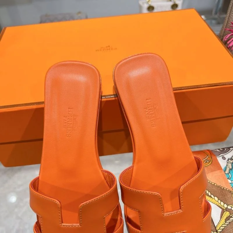 Compact Hermes Slippers 28120