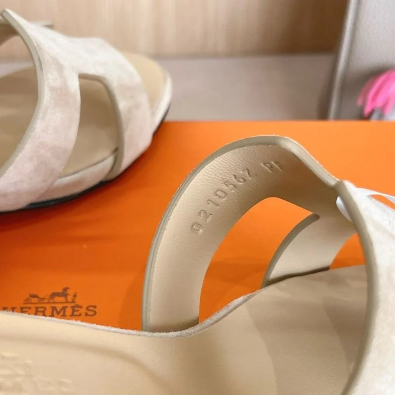 Lightweight Hermes Slippers 28086