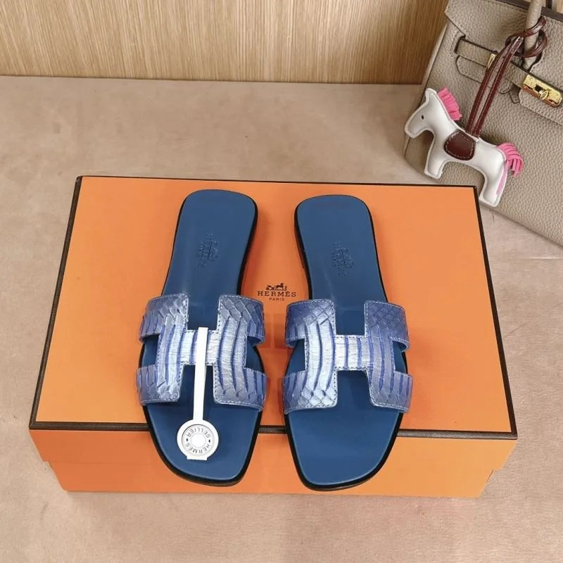 WellDesigned Hermes Slippers 28083