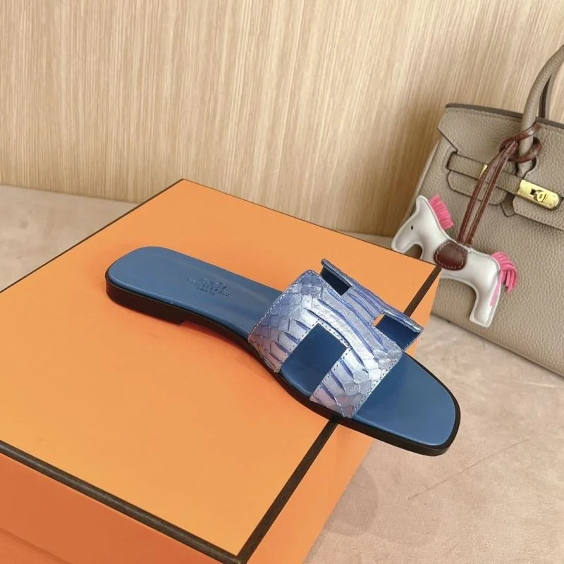 WellDesigned Hermes Slippers 28083