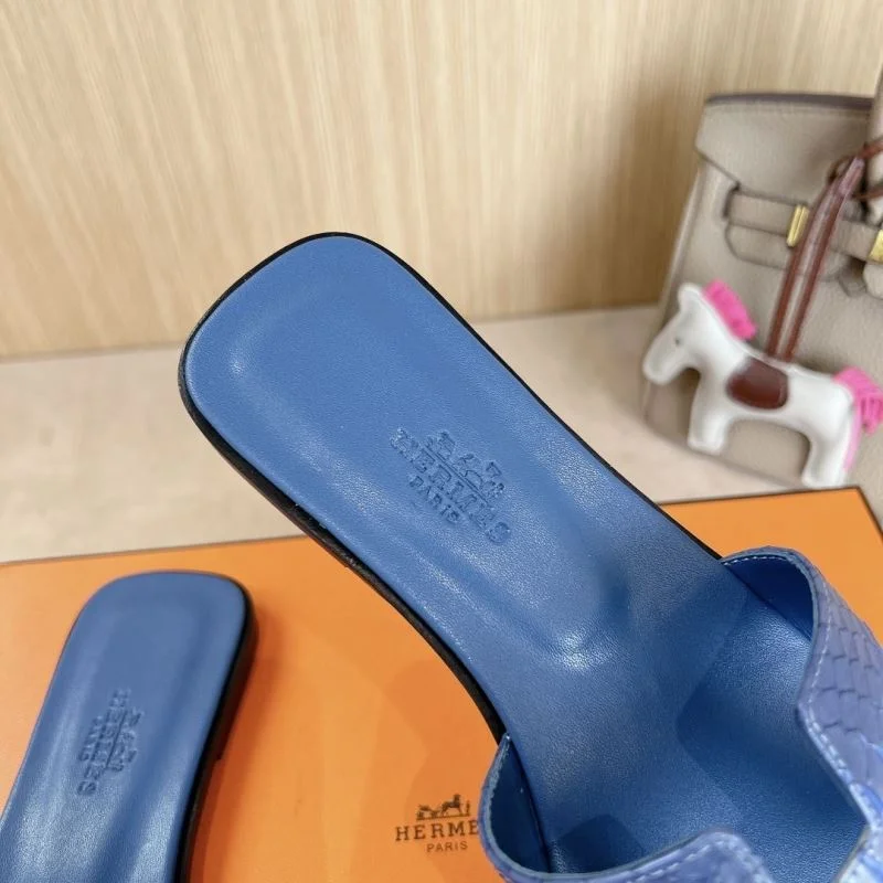 WellDesigned Hermes Slippers 28083