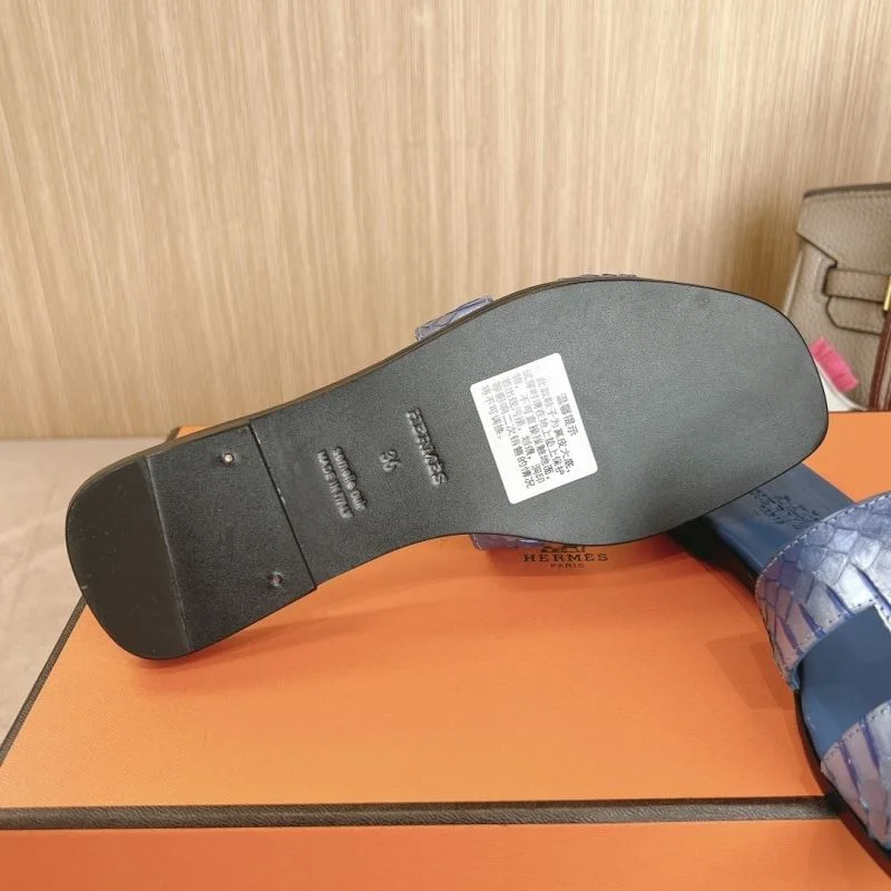 WellDesigned Hermes Slippers 28083