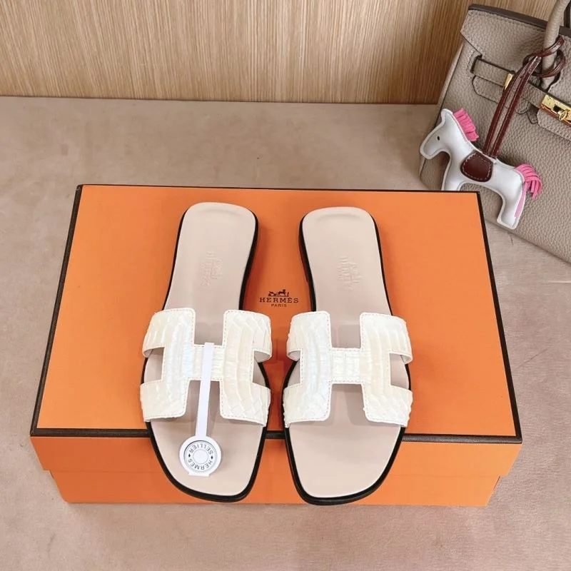 Hermes Slippers WeatherProof 28095