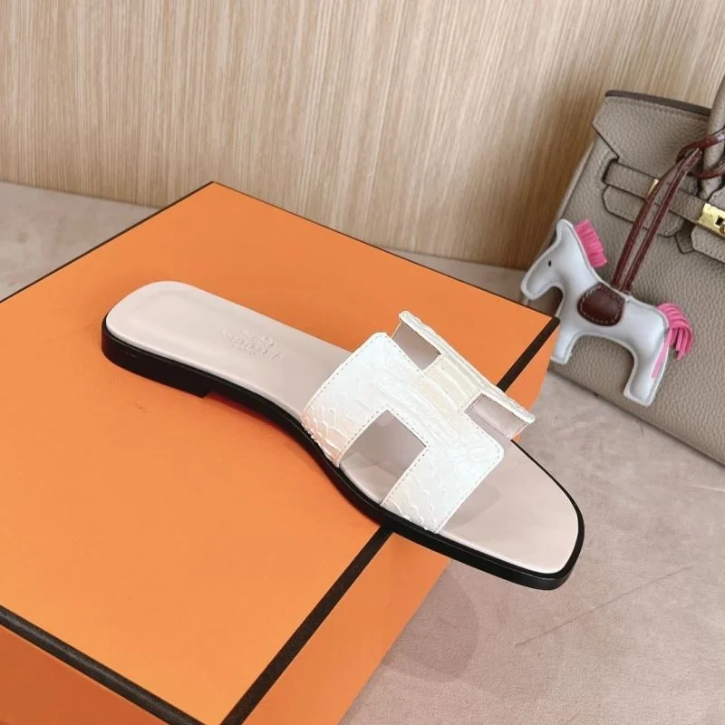 Hermes Slippers WeatherProof 28095