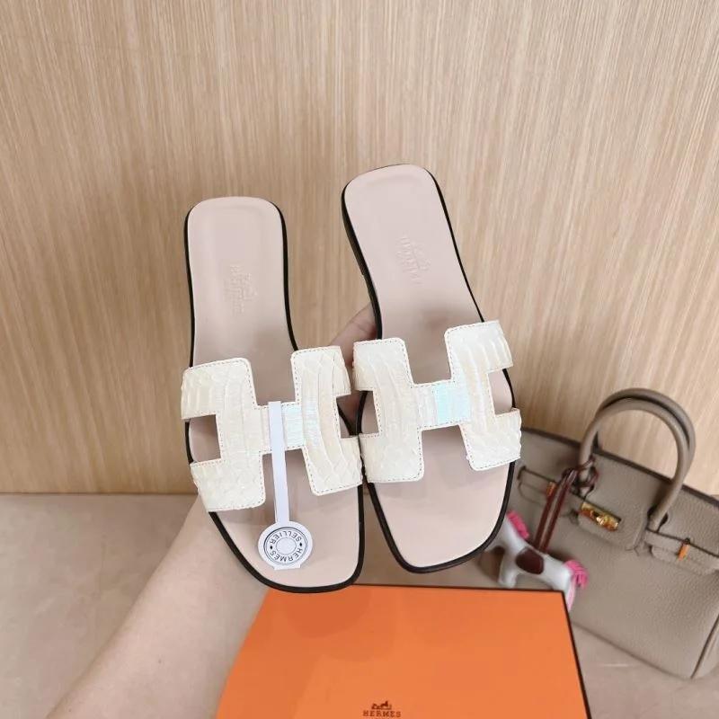 Hermes Slippers WeatherProof 28095