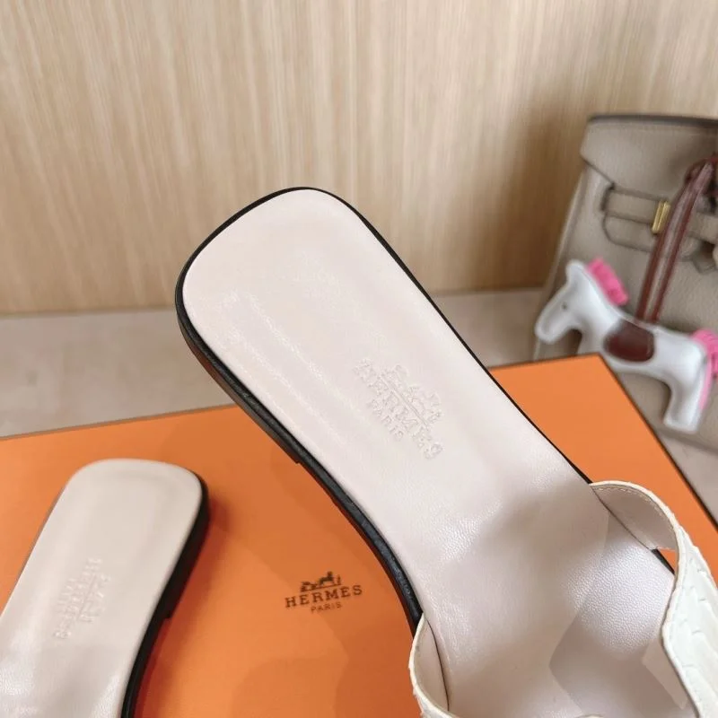 Hermes Slippers WeatherProof 28095
