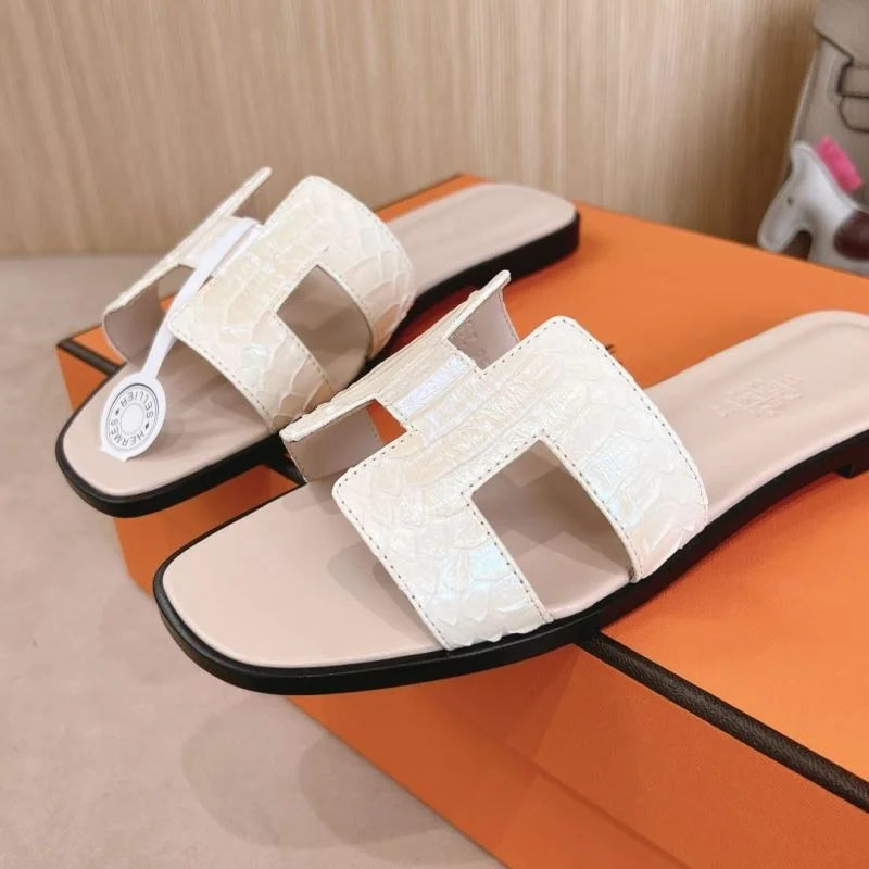 Hermes Slippers WeatherProof 28095