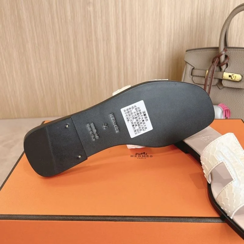 Hermes Slippers WeatherProof 28095