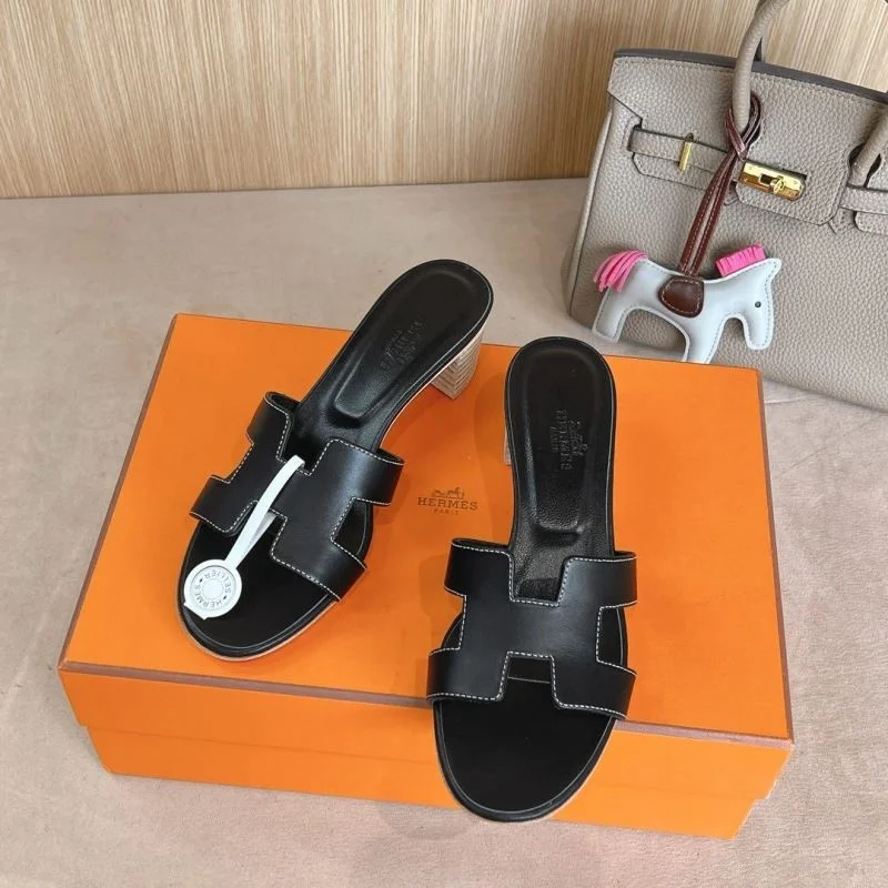 WellDesigned Hermes Slippers 28043